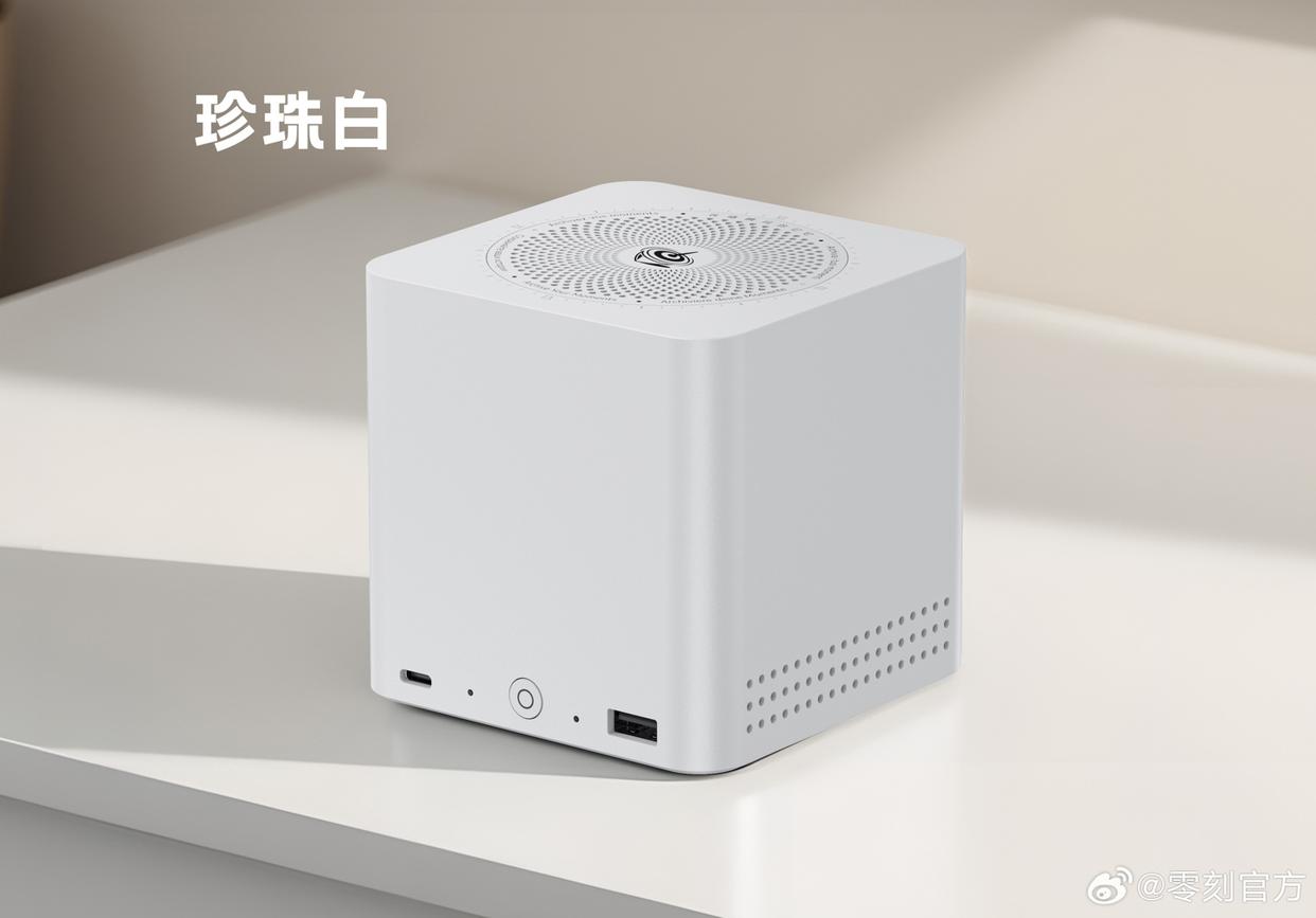 5882b2b7d0a20cf4495aa96873a6d939aeaf99f9.jpeg@f_auto 零刻 NAS 型迷你主机 ME mini 预热:双2.5G网口 + 6盘位M.2固态